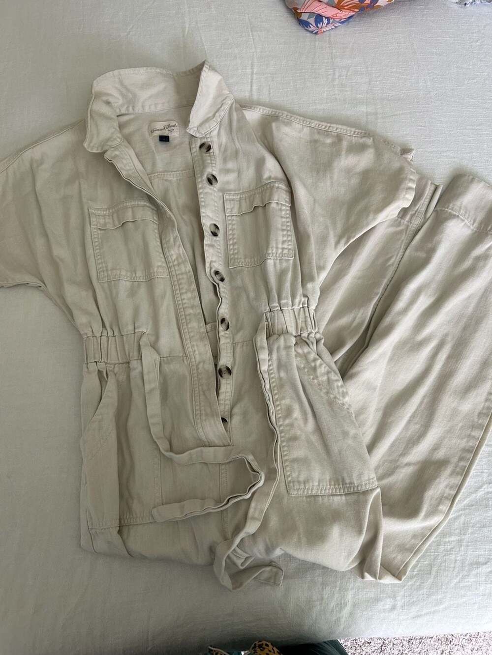 Universal Thread Women's Utility Jumpsuit Beige Button-Front
